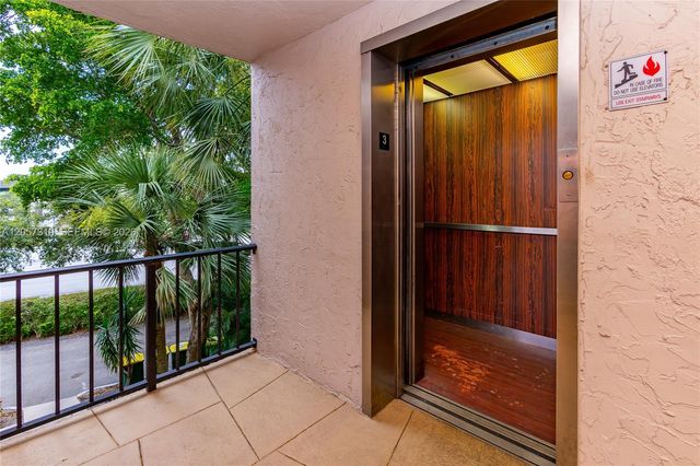 469 N Pine Island Road B308, Plantation, FL 33324