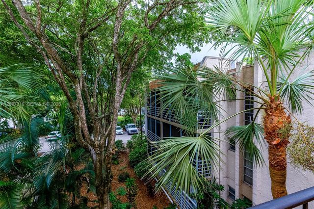 469 N Pine Island Road B308, Plantation, FL 33324