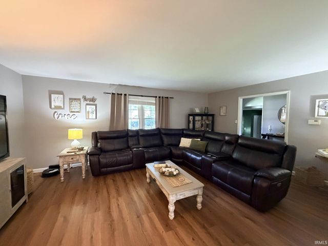 4355 E Birch Drive, Newburgh, IN 47630