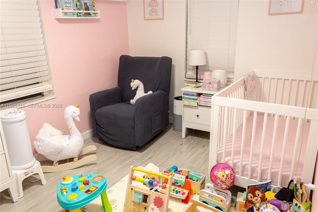 2444 Roosevelt St, Hollywood, FL 33020