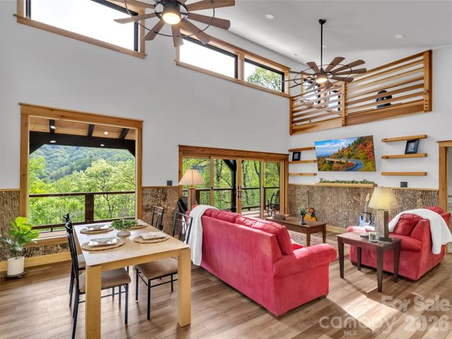 455 Chinquapin Road, Canton, NC 28716