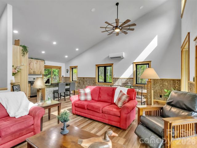 455 Chinquapin Road, Canton, NC 28716