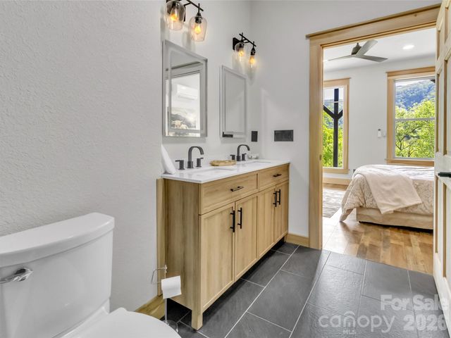 455 Chinquapin Road, Canton, NC 28716