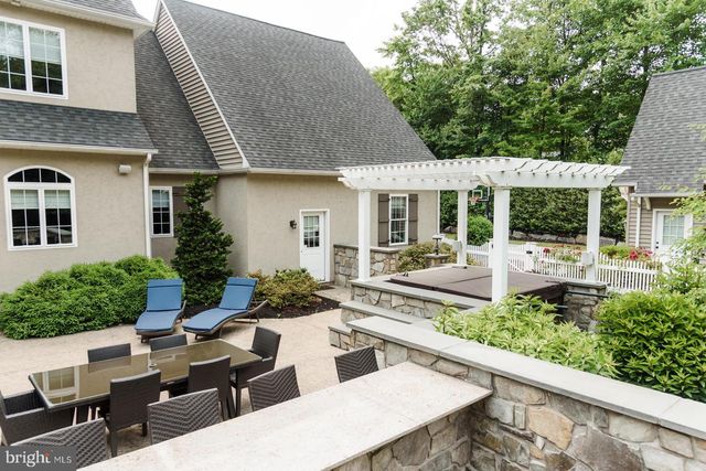 521 MEETINGHOUSE RD, Gap, PA 17527