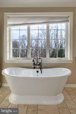 521 MEETINGHOUSE RD, Gap, PA 17527