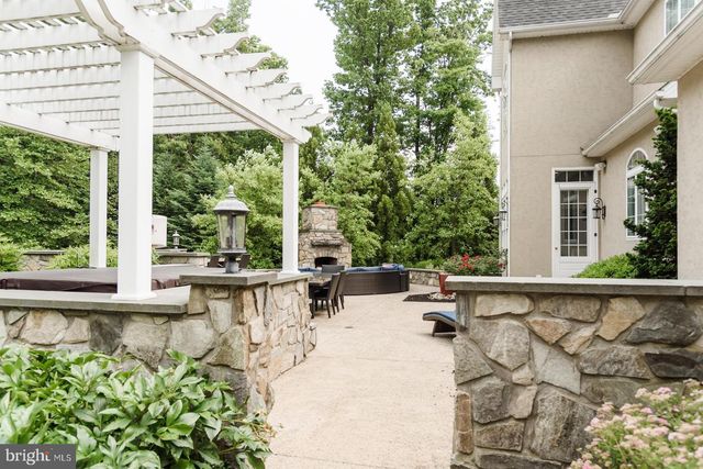 521 MEETINGHOUSE RD, Gap, PA 17527