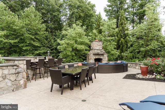 521 MEETINGHOUSE RD, Gap, PA 17527