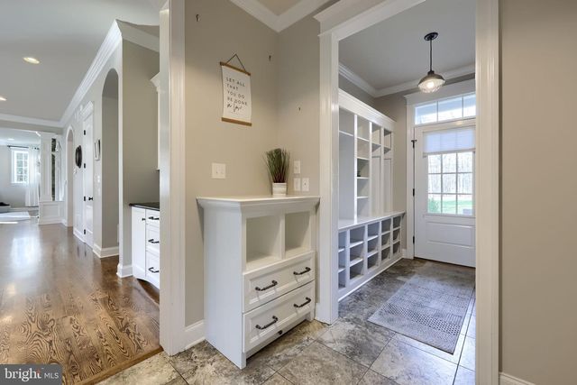 521 MEETINGHOUSE RD, Gap, PA 17527