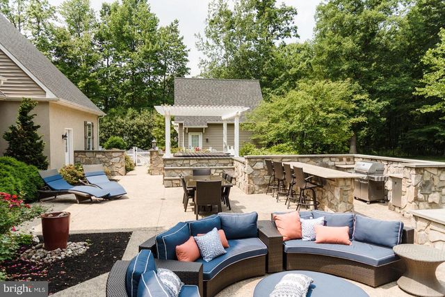 521 MEETINGHOUSE RD, Gap, PA 17527