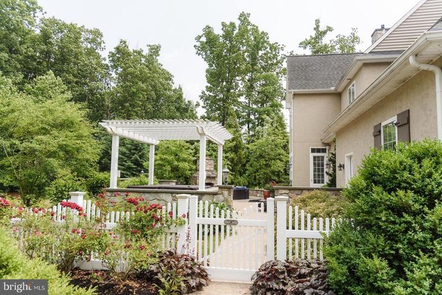 521 MEETINGHOUSE RD, Gap, PA 17527