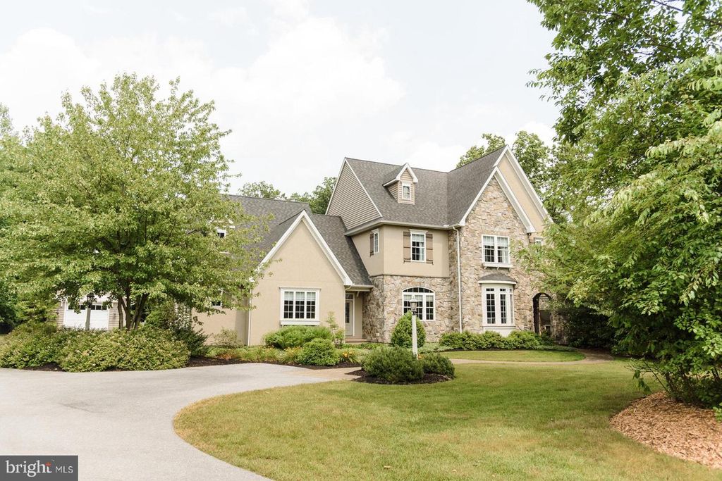 521 MEETINGHOUSE RD, Gap, PA 17527