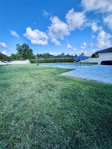 19303 SW 132nd Path, Miami, FL 33177