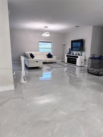 19303 SW 132nd Path, Miami, FL 33177