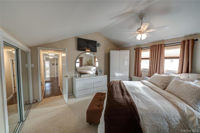 12 Ida Lane, North Babylon, NY 11703