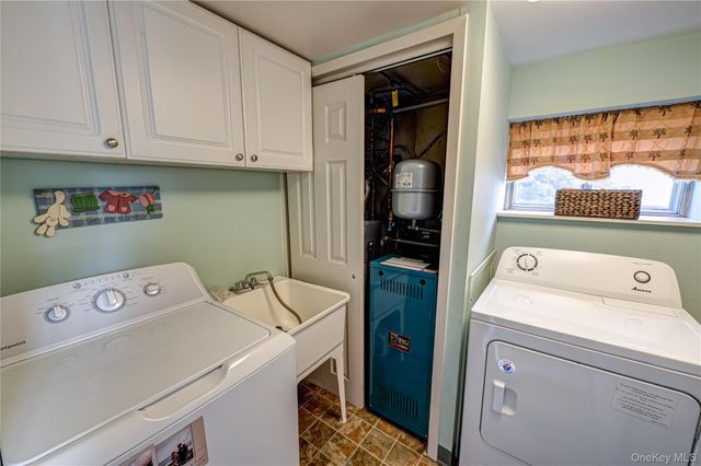 12 Ida Lane, North Babylon, NY 11703