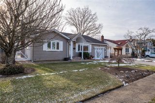 12 Ida Lane, North Babylon, NY 11703