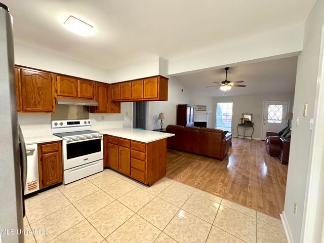 7185 Redfern Drive, Horn Lake, MS 38637