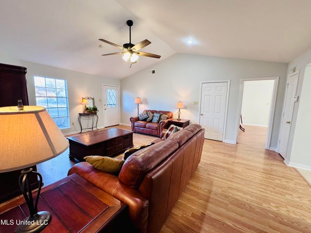 7185 Redfern Drive, Horn Lake, MS 38637