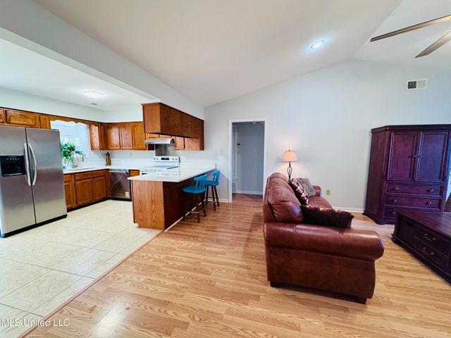 7185 Redfern Drive, Horn Lake, MS 38637