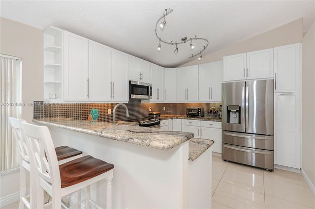 16269 SW 6th St, Pembroke Pines, FL 33027