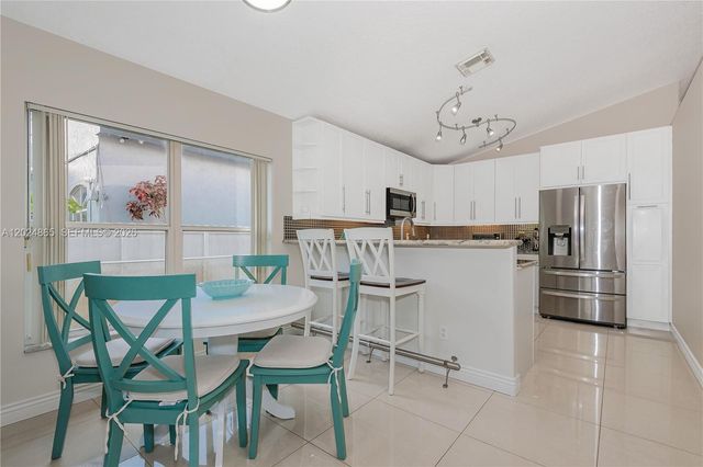 16269 SW 6th St, Pembroke Pines, FL 33027