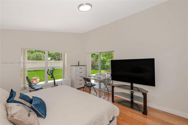 16269 SW 6th St, Pembroke Pines, FL 33027