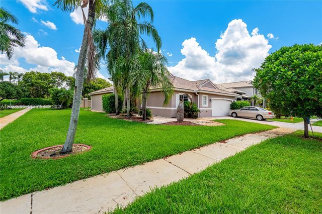 16269 SW 6th St, Pembroke Pines, FL 33027
