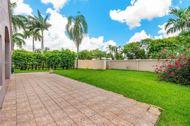 16269 SW 6th St, Pembroke Pines, FL 33027