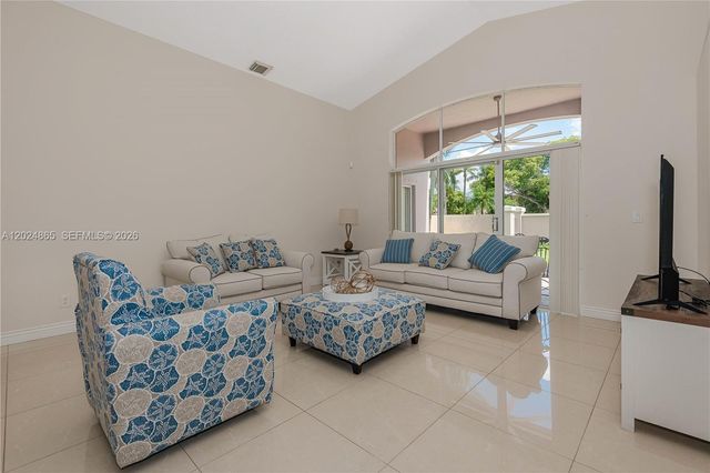 16269 SW 6th St, Pembroke Pines, FL 33027