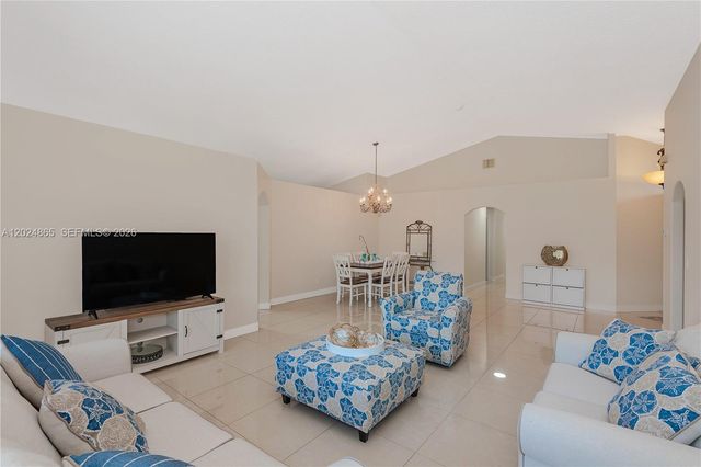 16269 SW 6th St, Pembroke Pines, FL 33027