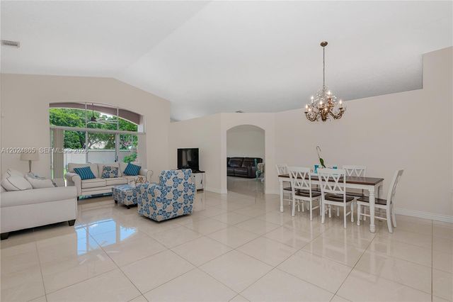 16269 SW 6th St, Pembroke Pines, FL 33027