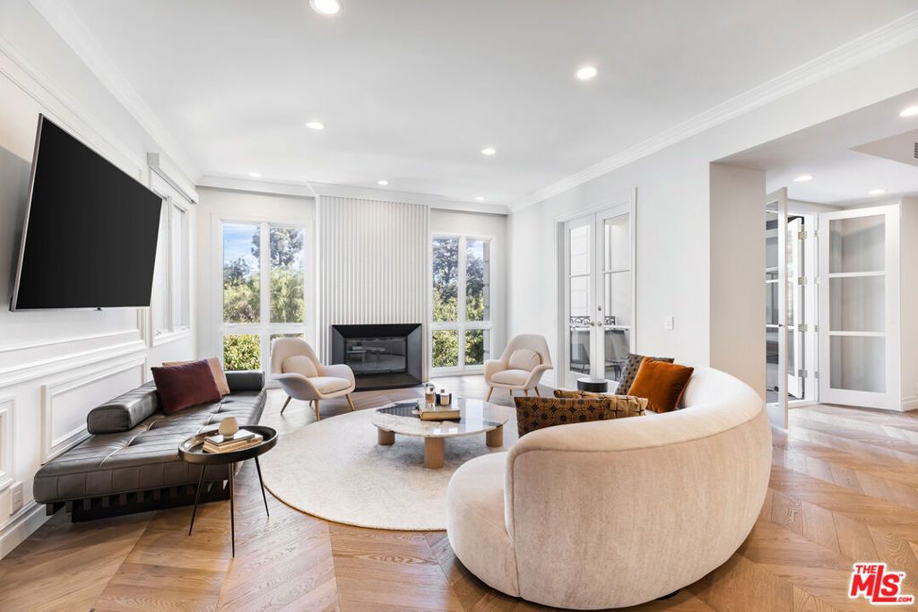 Image 1 of property listing at 10110 Empyrean Way 204, Los Angeles, CA 90067