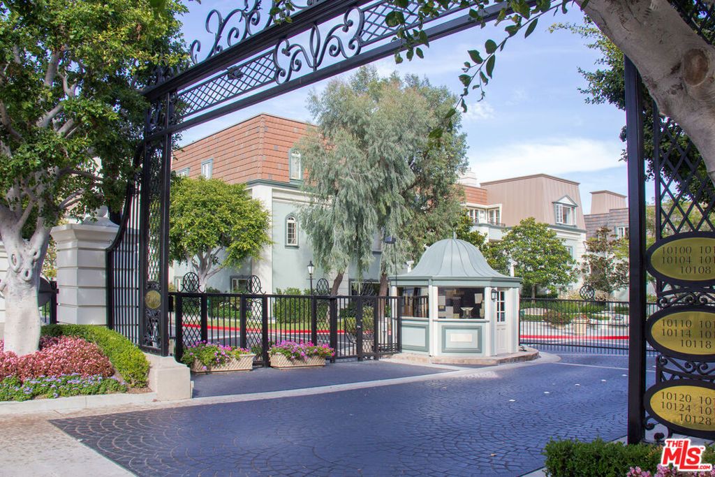 Image 32 of property listing at 10110 Empyrean Way 204, Los Angeles, CA 90067