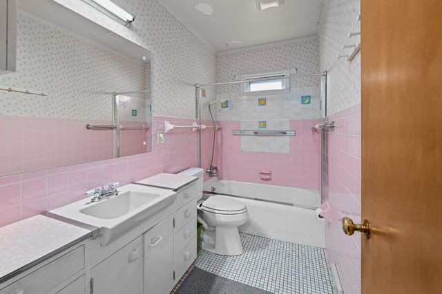 1814 36th Street, Moline, IL 61265