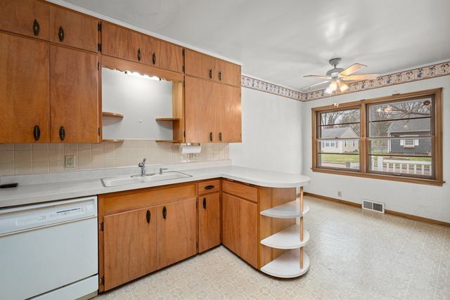 1814 36th Street, Moline, IL 61265