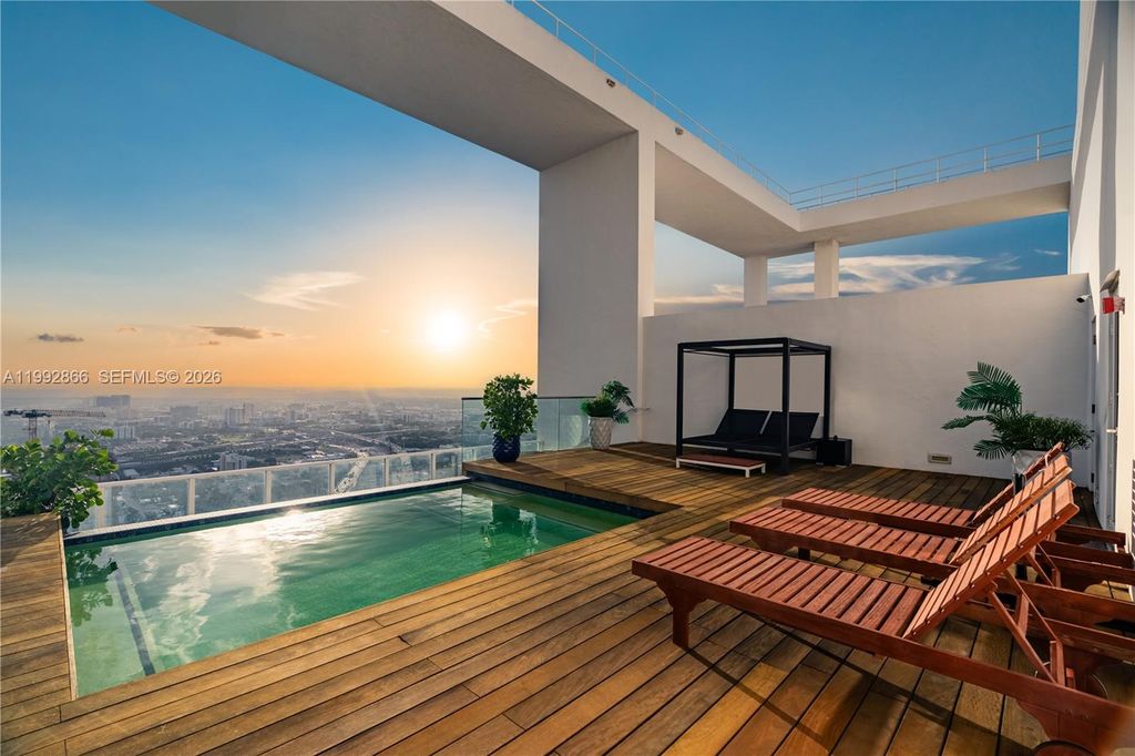 1040 Biscayne Blvd PH-4607, Miami, FL 33132