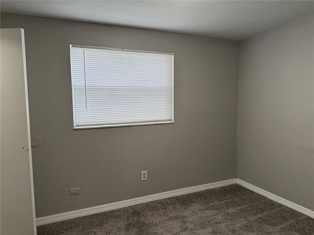 8707 N MANDARINE PLACE B, Tampa, FL 33617
