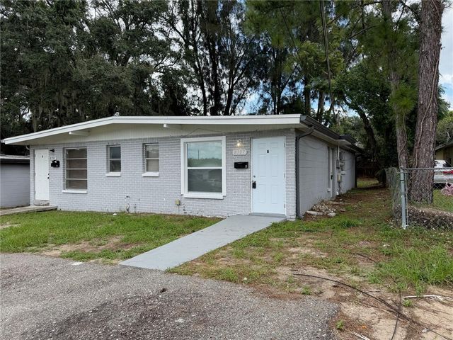 8707 N MANDARINE PLACE B, Tampa, FL 33617