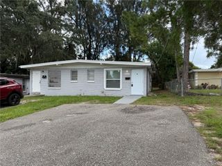 8707 N MANDARINE PLACE B, Tampa, FL 33617