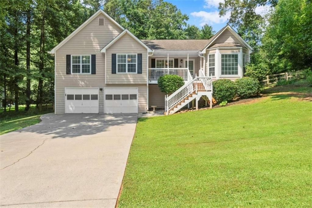 15 Miners Pt SE, Acworth, GA 30102