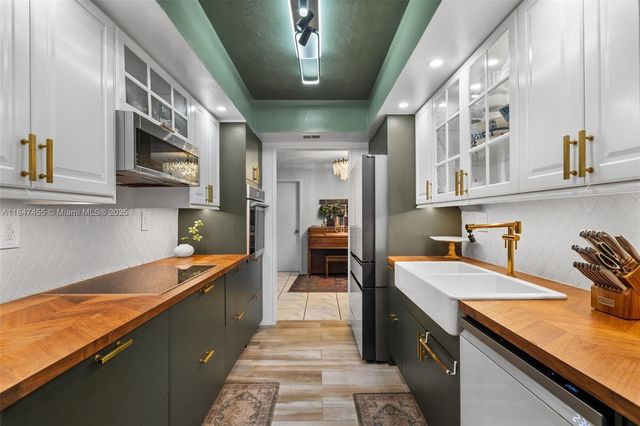 6351 Moseley St, Hollywood, FL 33024