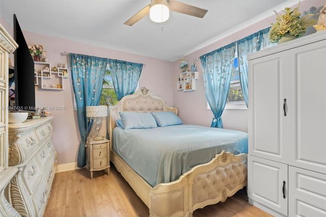 6351 Moseley St, Hollywood, FL 33024