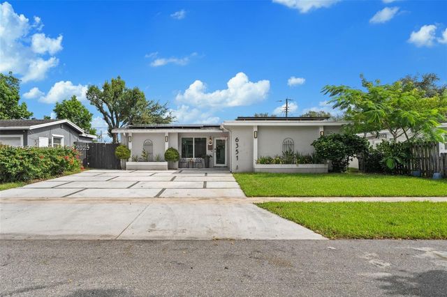 6351 Moseley St, Hollywood, FL 33024