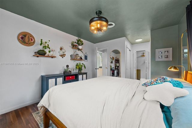 6351 Moseley St, Hollywood, FL 33024