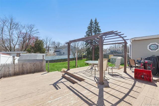 184 Smith Road, Ronkonkoma, NY 11779