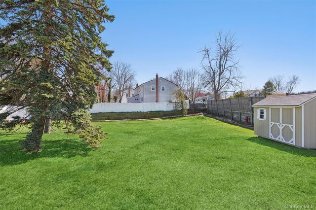 184 Smith Road, Ronkonkoma, NY 11779