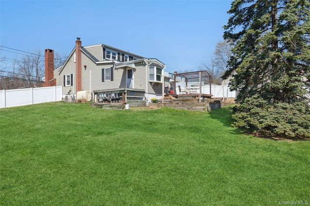 184 Smith Road, Ronkonkoma, NY 11779