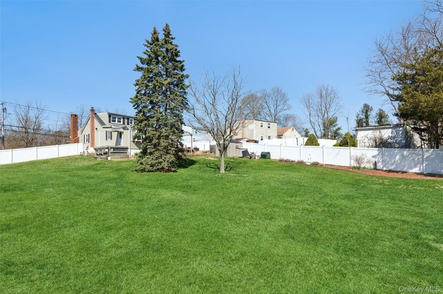 184 Smith Road, Ronkonkoma, NY 11779