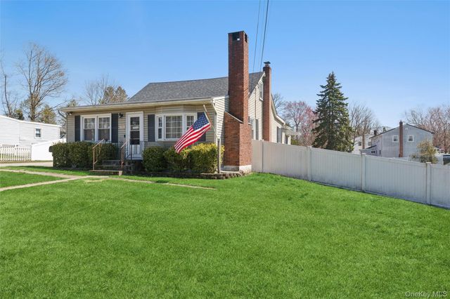 184 Smith Road, Ronkonkoma, NY 11779