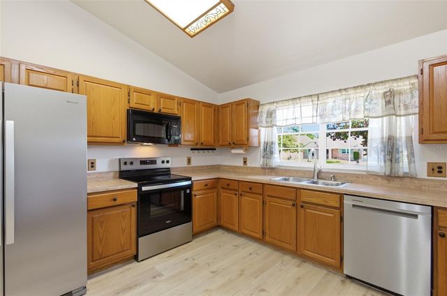5121 STRATEMEYER DRIVE, Orlando, FL 32839
